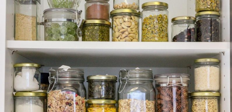 Organizzare la dispensa: strategie per risparmiare e ridurre gli sprechi